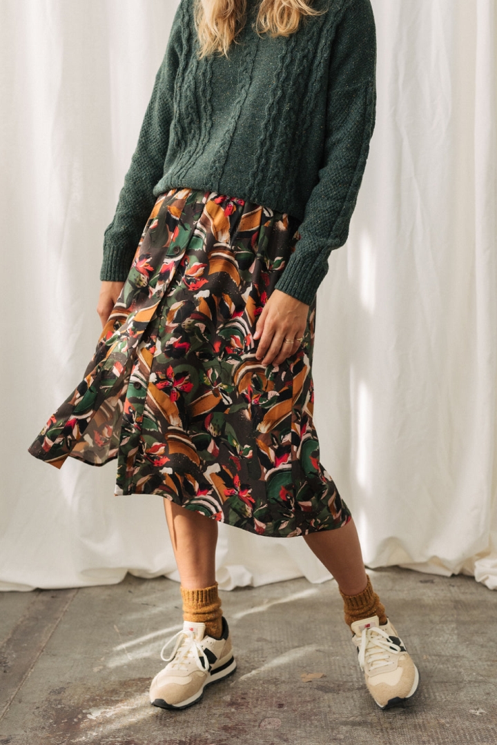 TWOTHIRDS  Rok Yoronjima Abstract Flowers