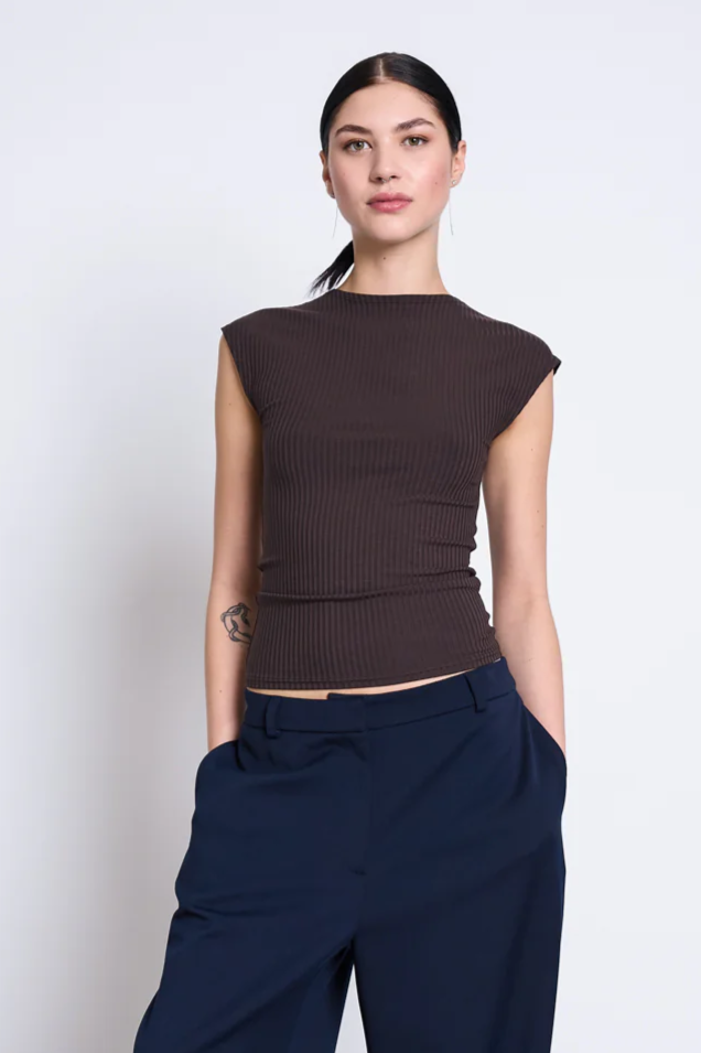 JAN 'N JUNE  T-Shirt Met Ribbels En Apis Modderprint