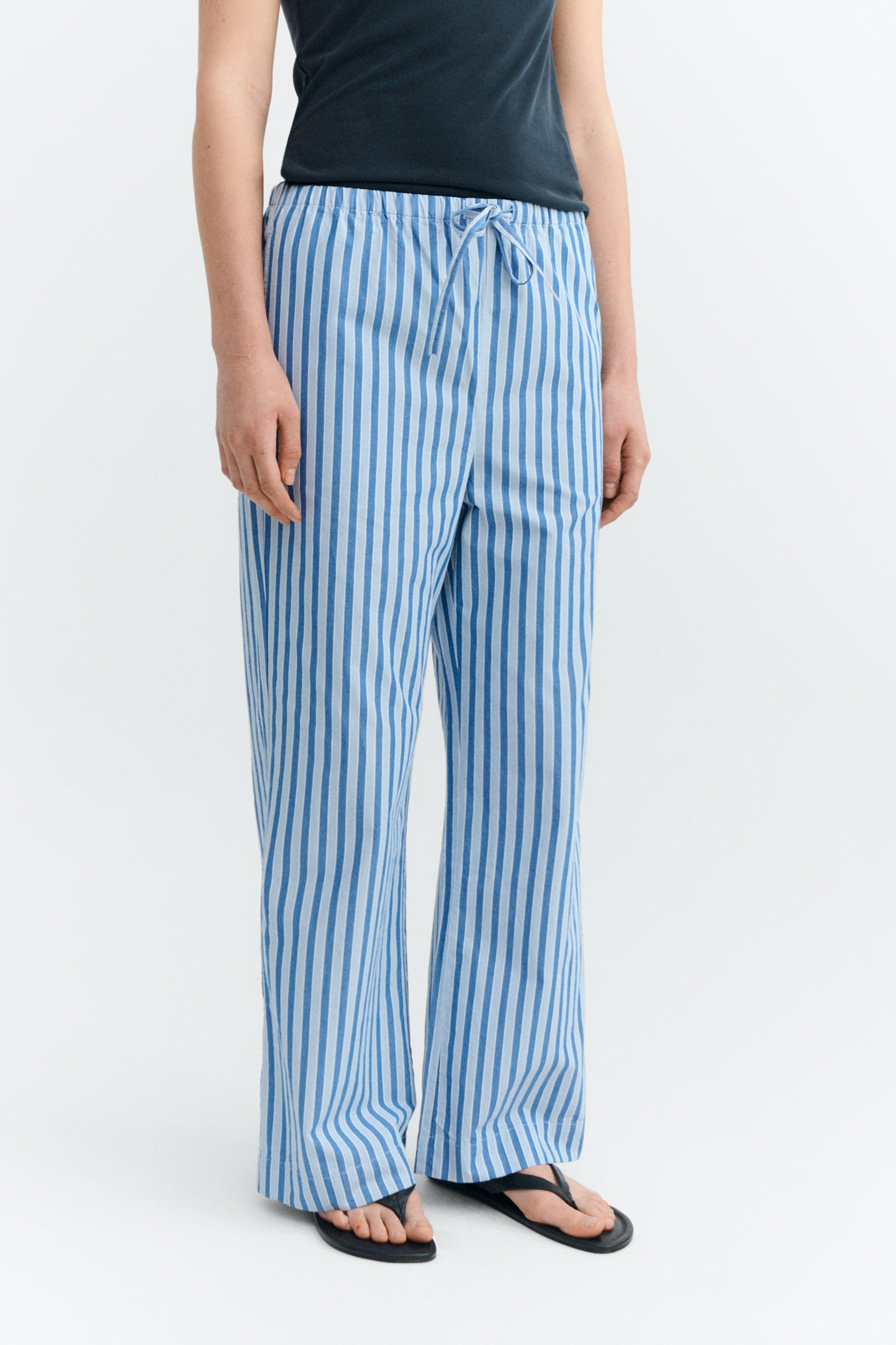 Thinking MU  Broek Brigitte Relaxed Gestreept Blauw