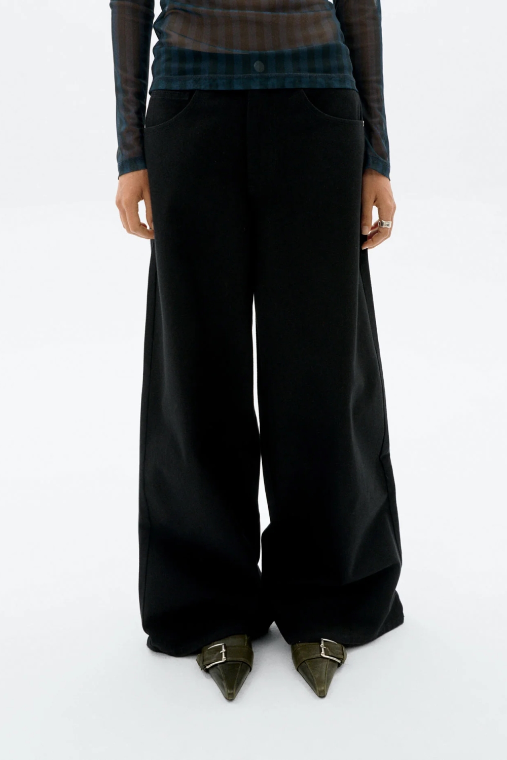 Thinking MU  Hedda Broek Met Wijde Pijpen, Zwart