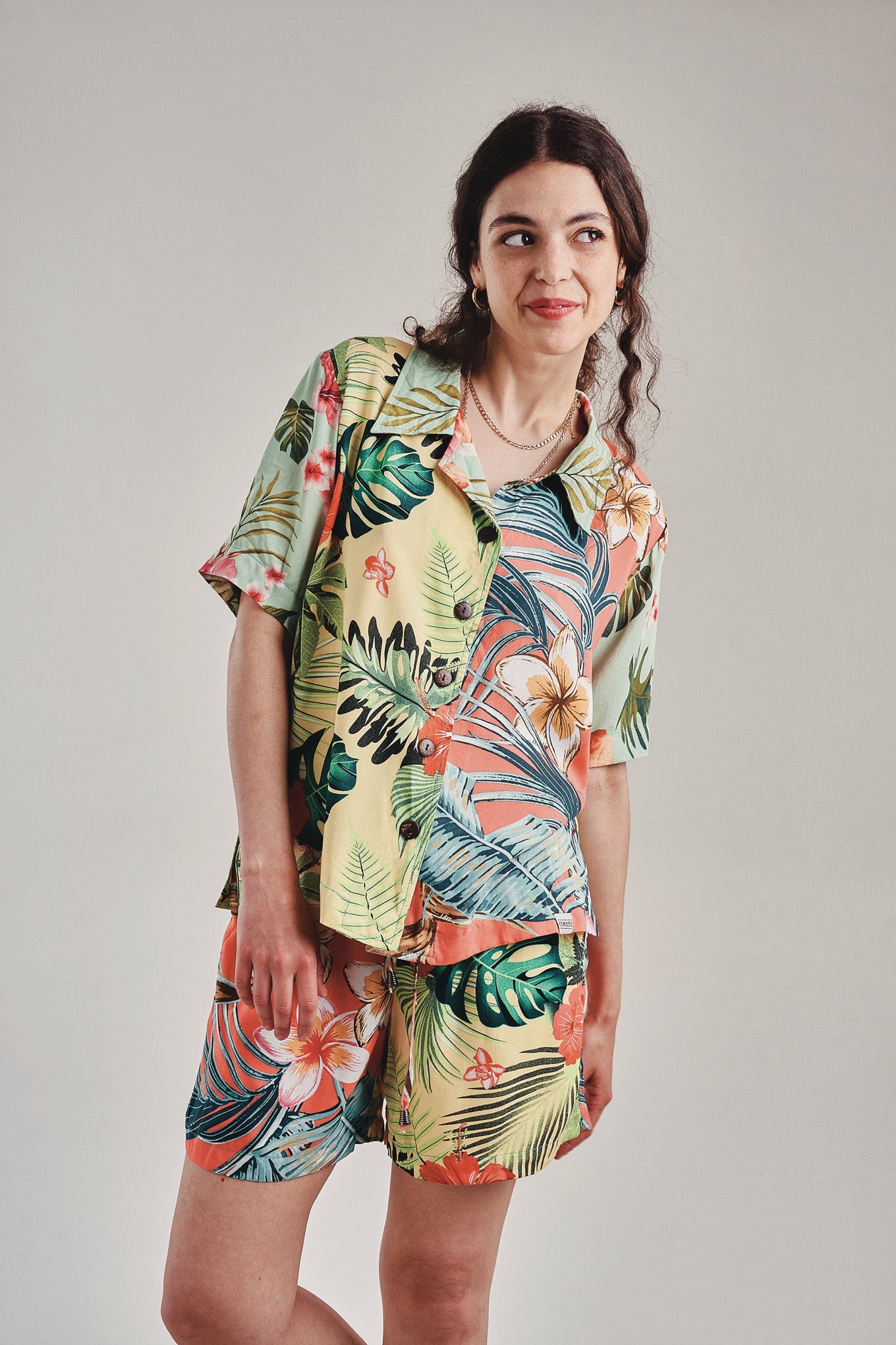 KOMODO  Shirt Ocean Tropical Print Multicolor