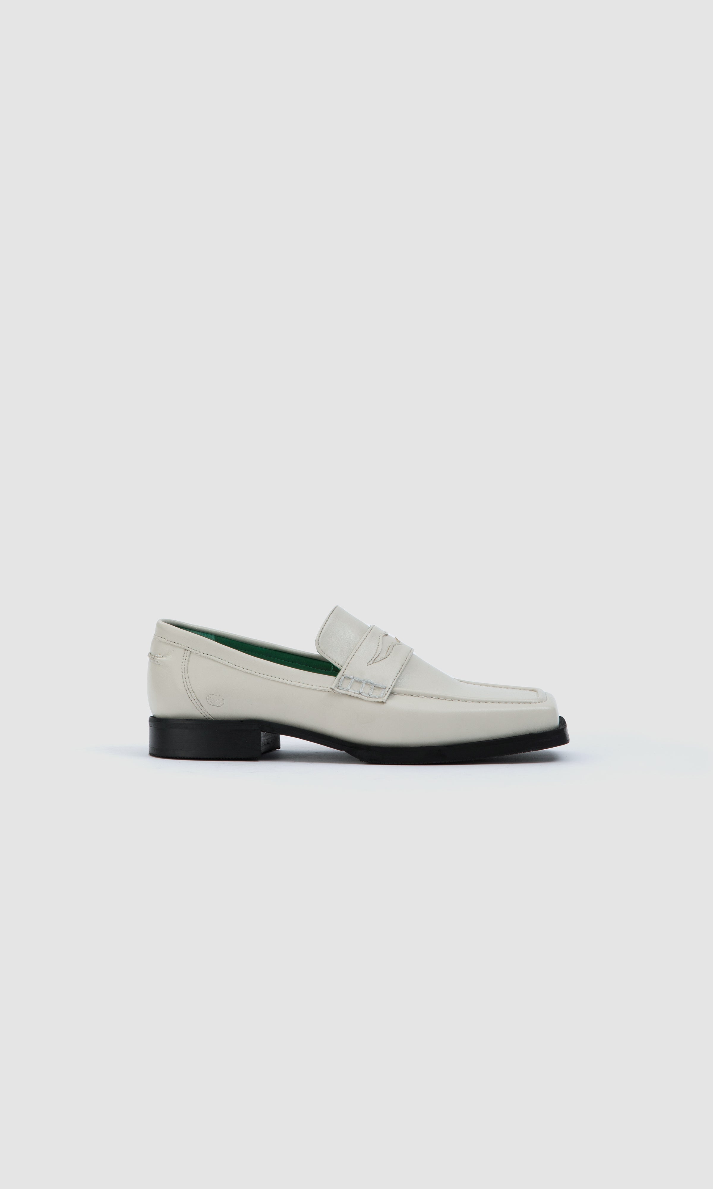 Prev  Loafer Joan Jade Wit