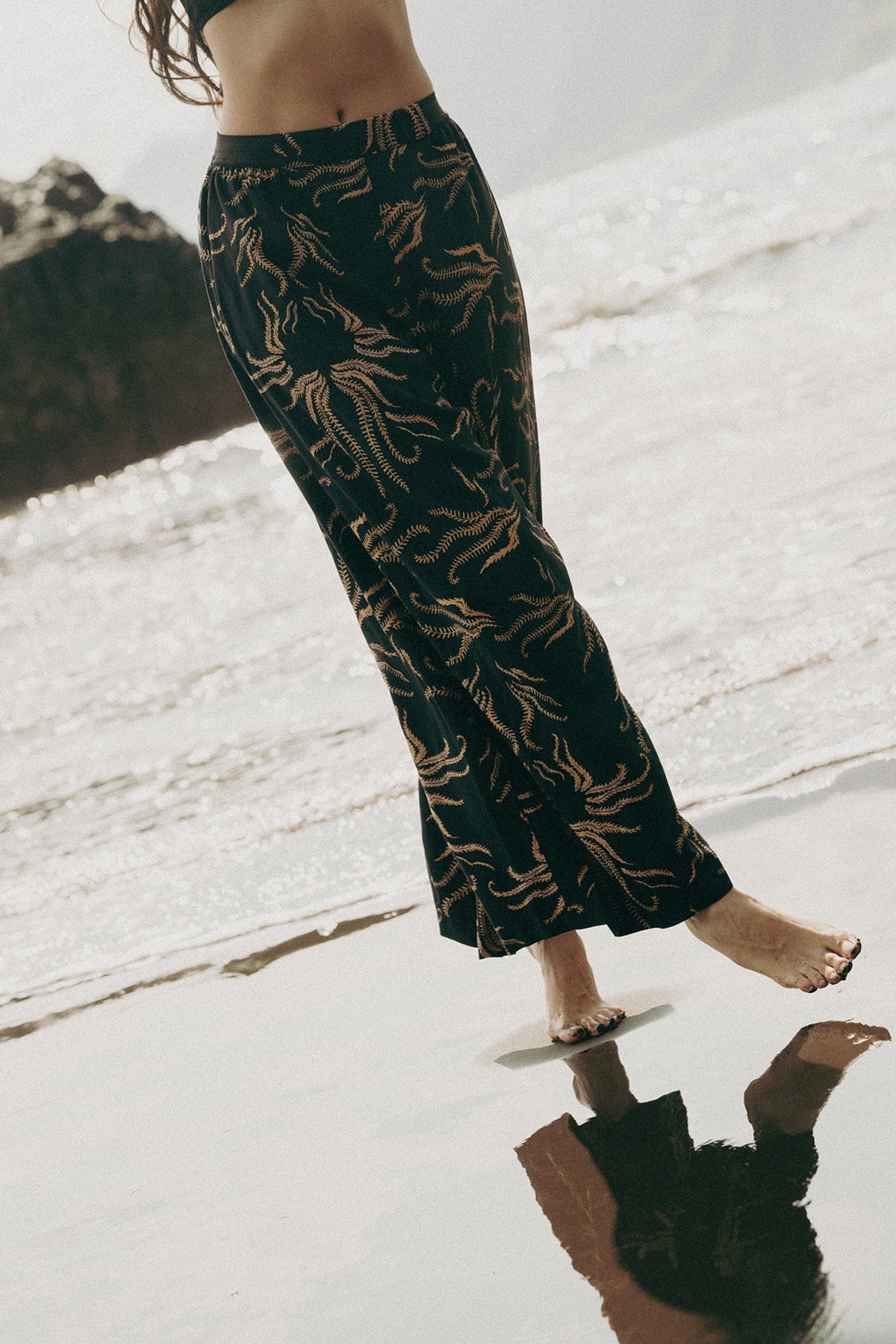 LOVJOI  Broek Sandrose Soft Vines Donker