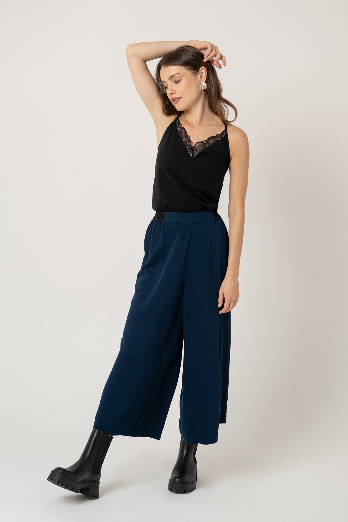LOVJOI  Broek Tavira Nightfall Blue