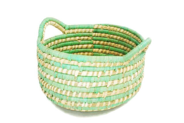 FairTrade mand van Kaisa gras en groen gerecycled plastic