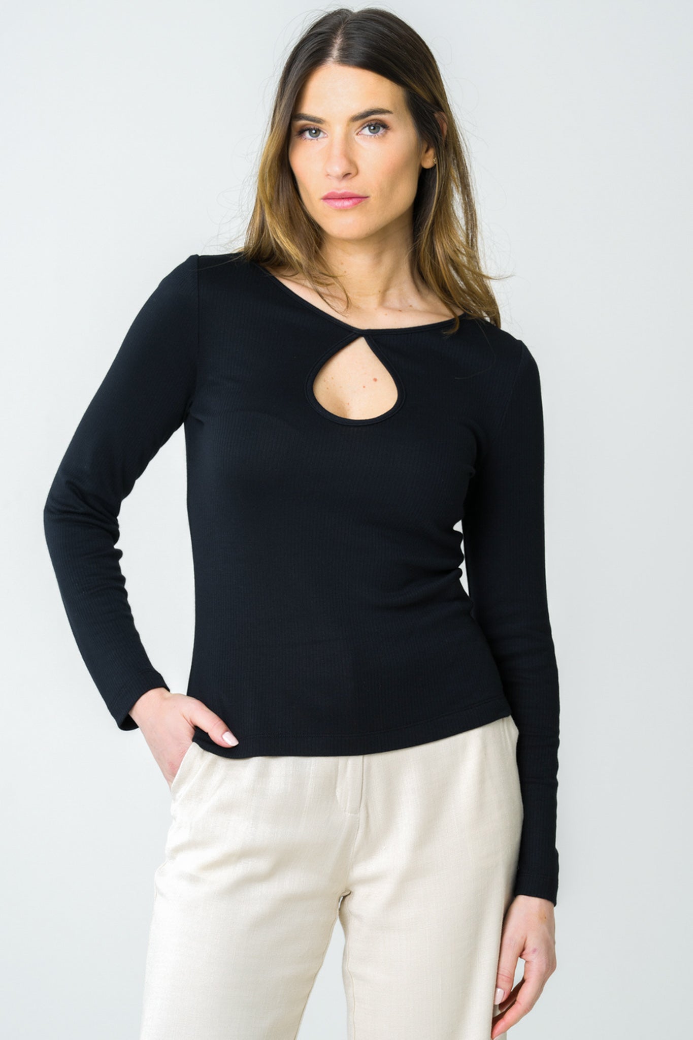Avani  Top Mehonia Zwart