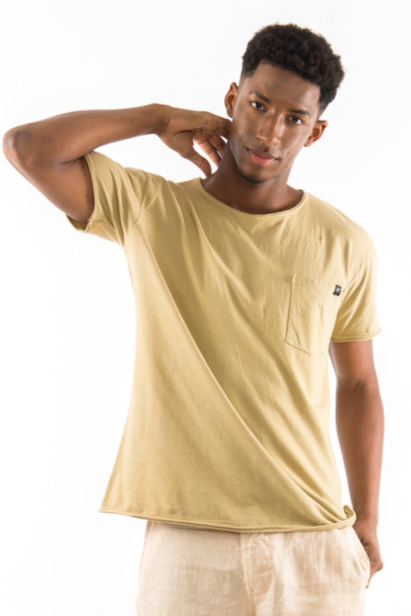 RAVENS VIEW IBIZA mannen vegan T-Shirt Ronde Wild Neck Pocket Camel Geel