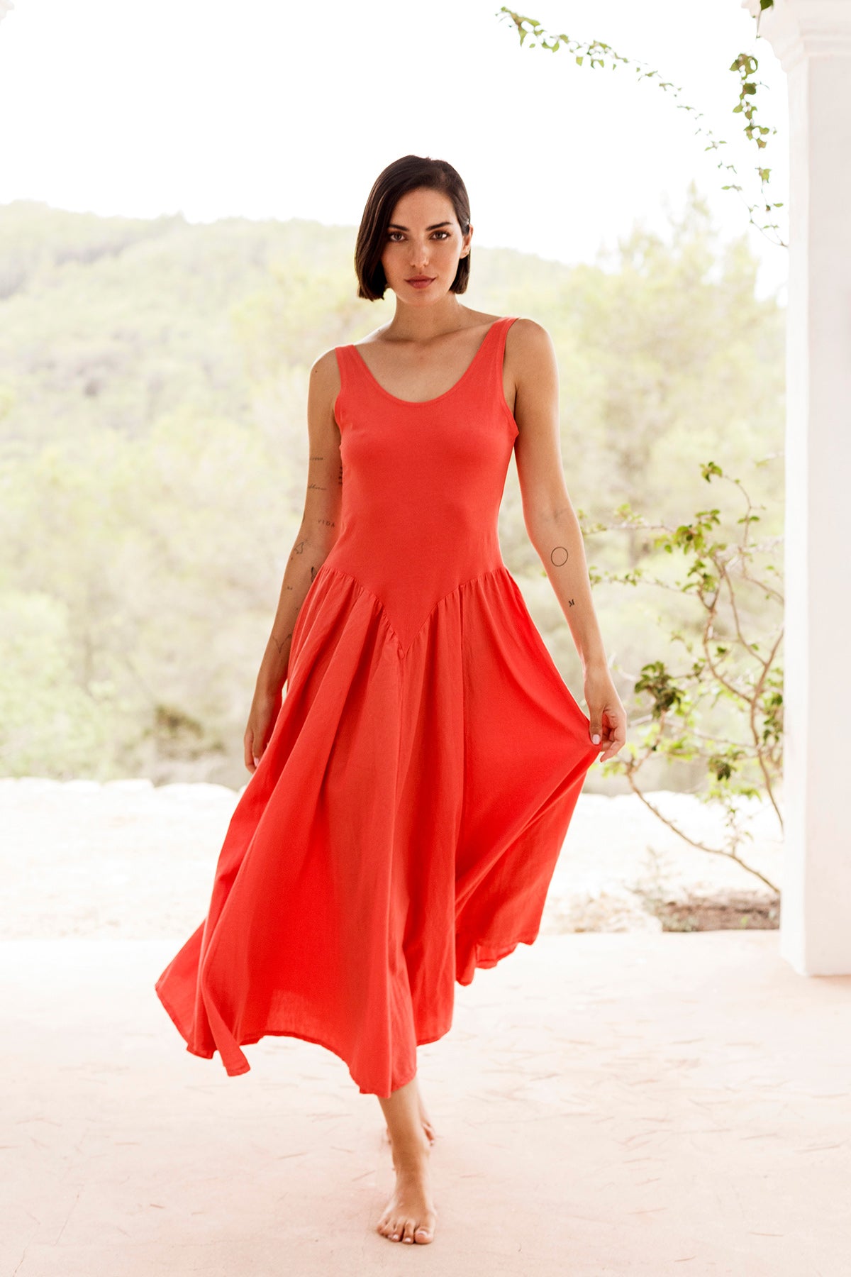 RAVENS VIEW IBIZA  Jurk Look Stralend Rood