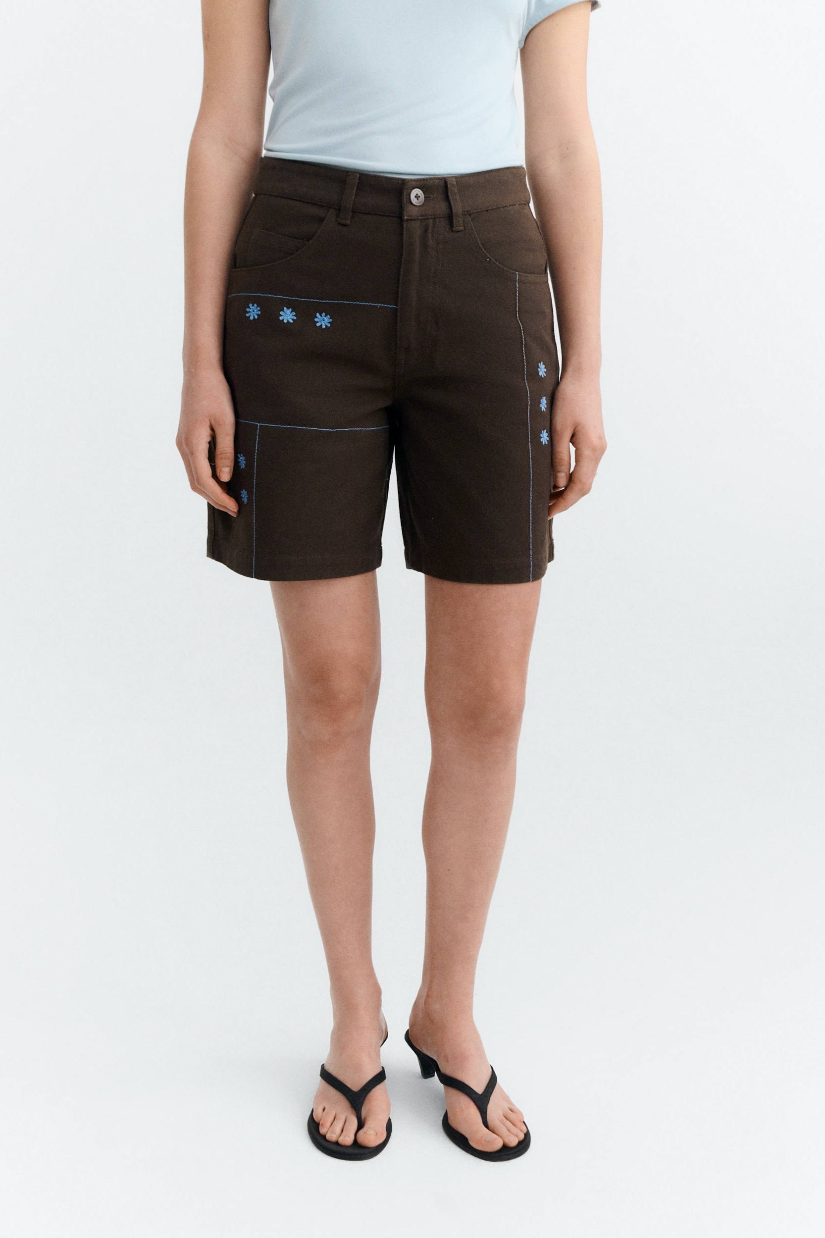 Thinking MU  Shorts Met Handgeborduurde Zool Mio Luisa Brown