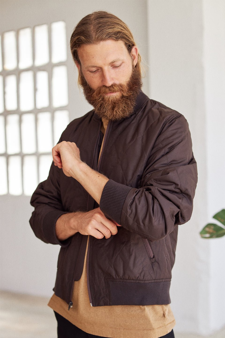 TWOTHIRDS mannen vegan Jasje Kupreanof Chocoladebruin