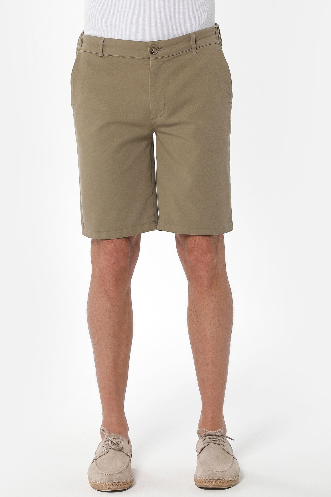 ORGANICATION mannen vegan Chinoshort Olijfgroen