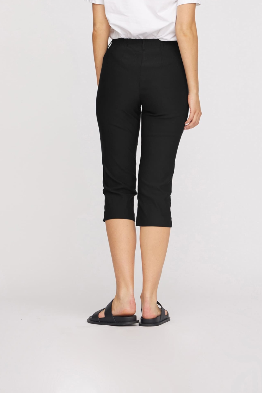 LAURIE  Broek Taylor Regular Capri Ml Zwart
