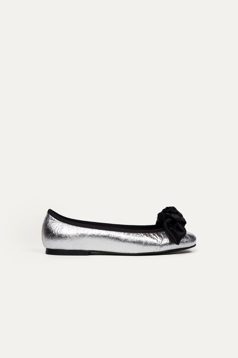 BIKKOU  Ballerinas 9:30am Hearing In Court Zilver Metallic