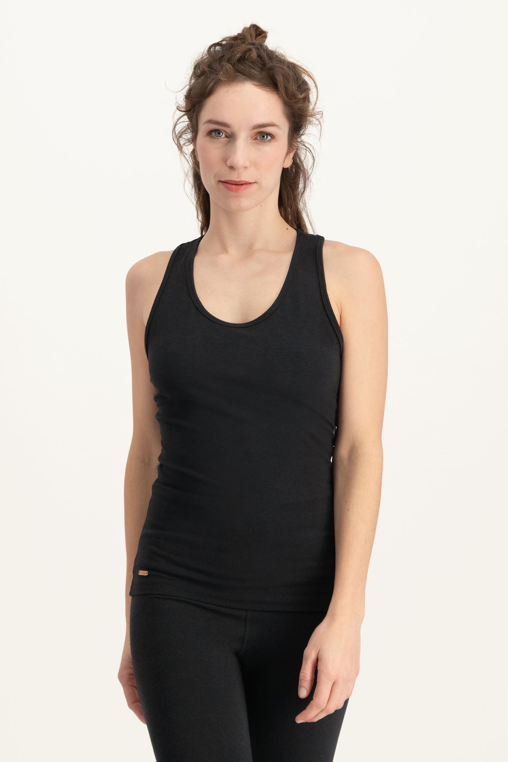 Surya Yoga Top – Urban Black
