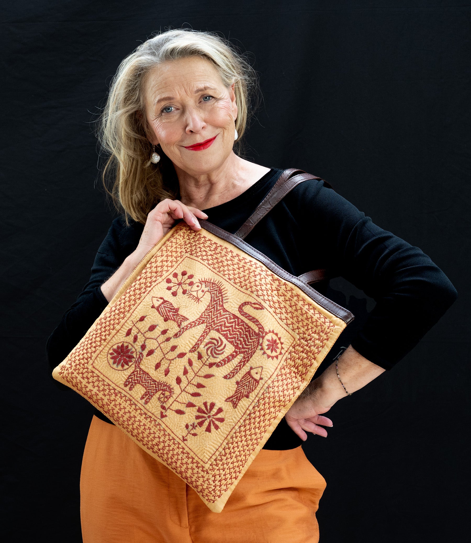 Tas handgeborduurde zijde gerecycled leer