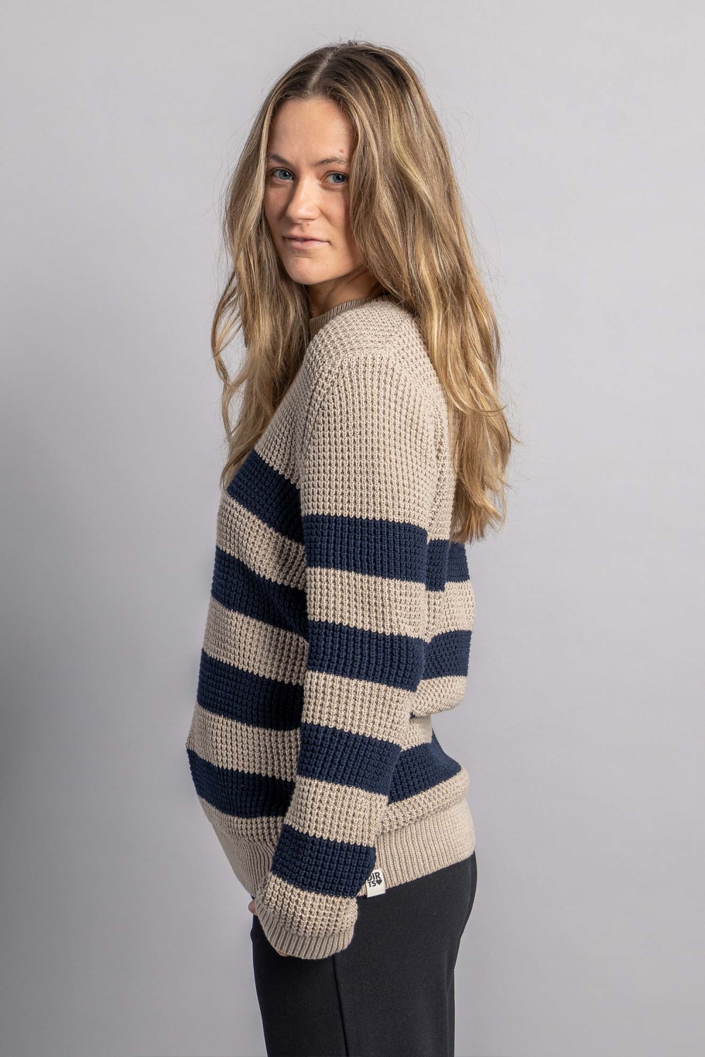 DIRTS mannen vegan Gebreide Trui Met Ronde Hals, Gestreept In Marineblauw/Woestijnbeige