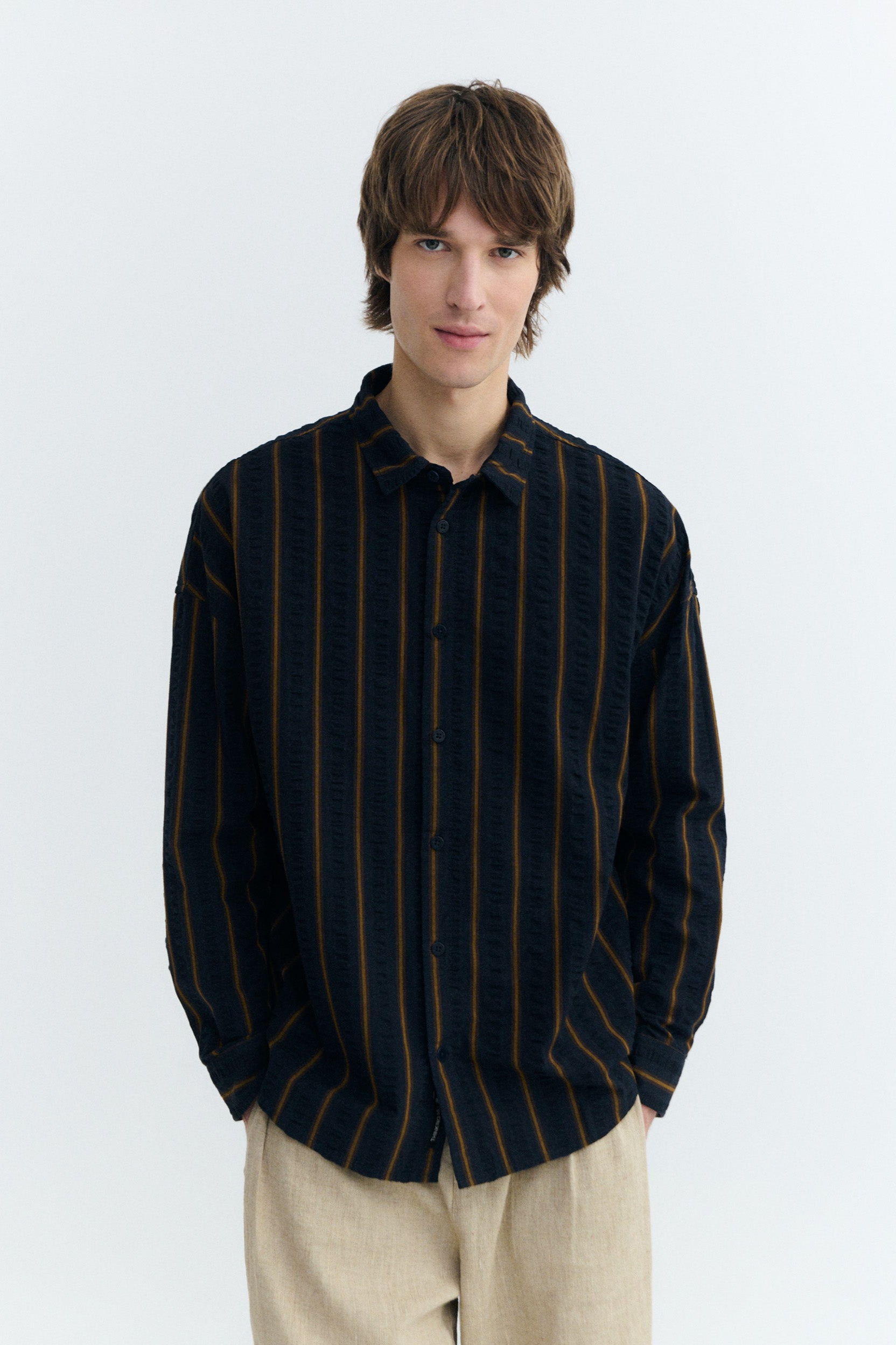 Thinking MU mannen vegan Oversized Shirt Van Seersucker Met Blauwe Strepen (Haru)