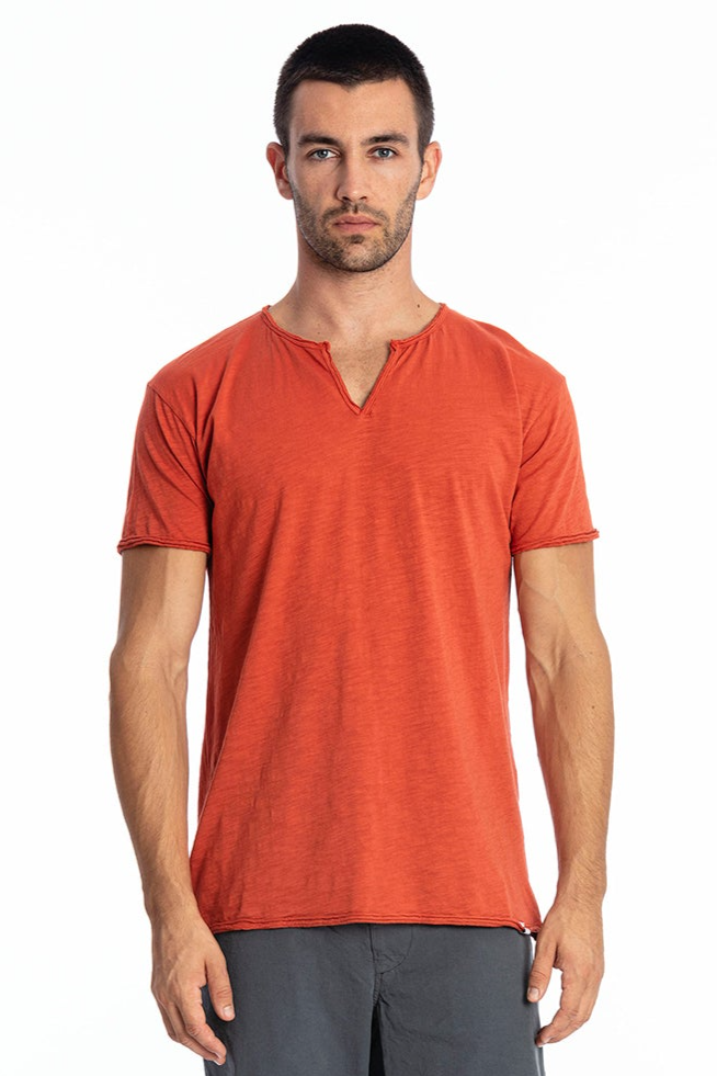RAVENS VIEW IBIZA mannen vegan T-Shirt Eros Terracotta Sinaasappel