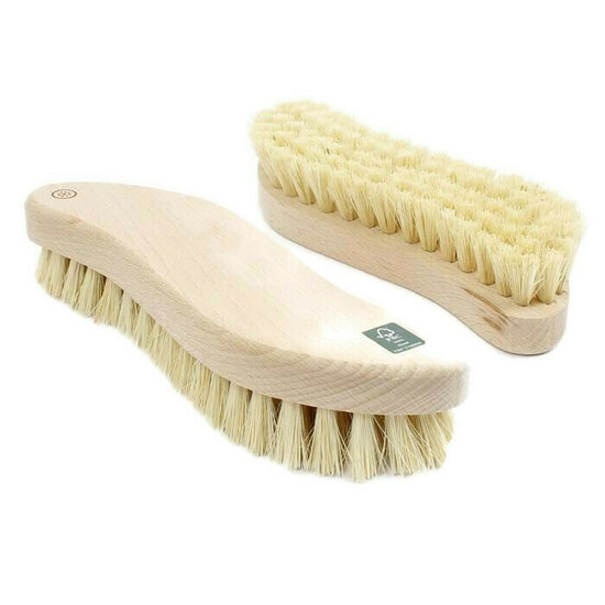 A Slice of Green Wooden Scrubbing Brush - houten schoonmaakborstel