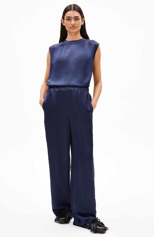 Jonvaalie naiaa tinted navy