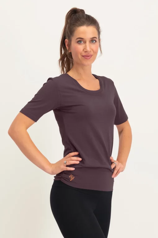 Kami Yoga Tee – Berry