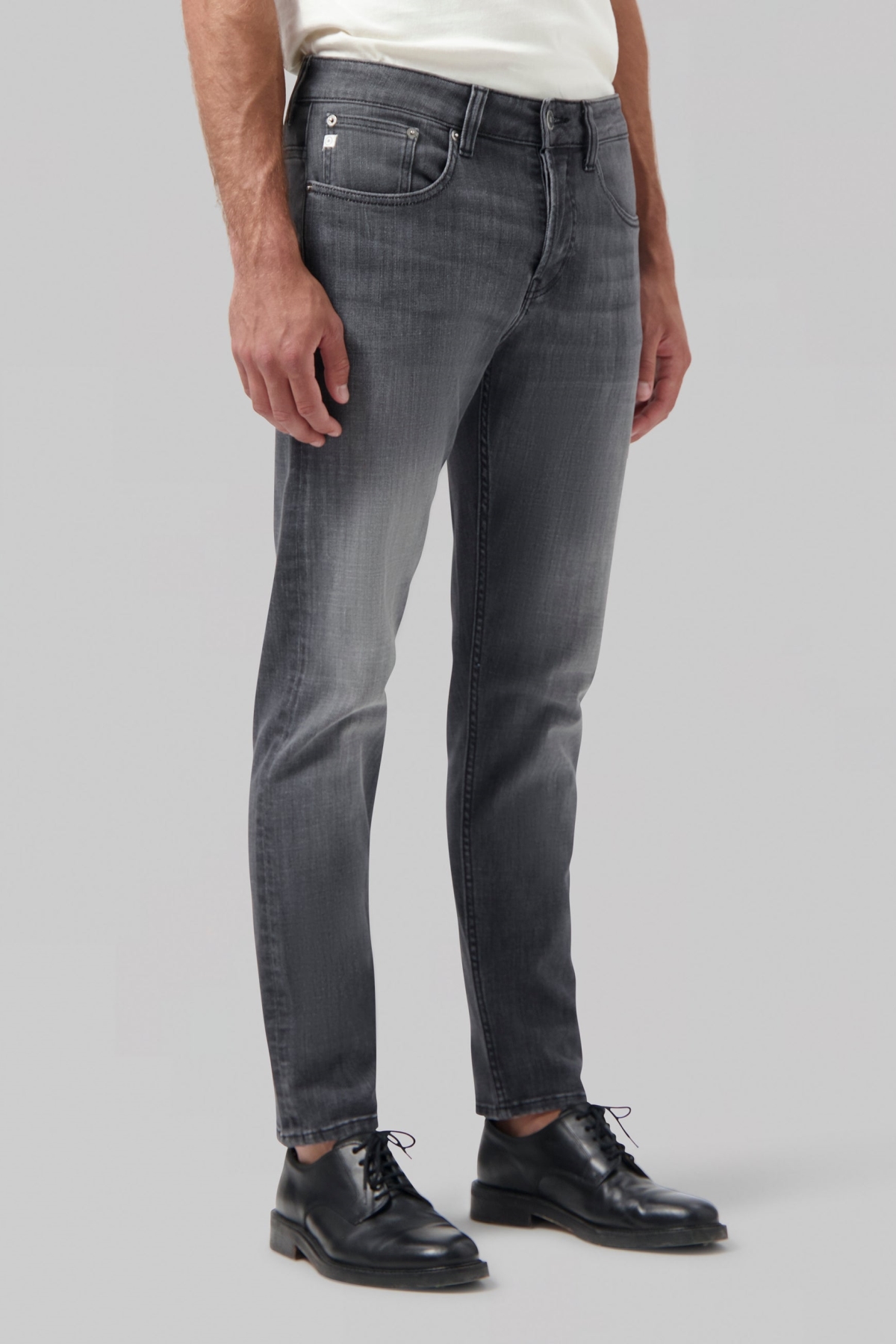 MUD Jeans mannen vegan Jeans Slimmer Rick Authentiek Zwart