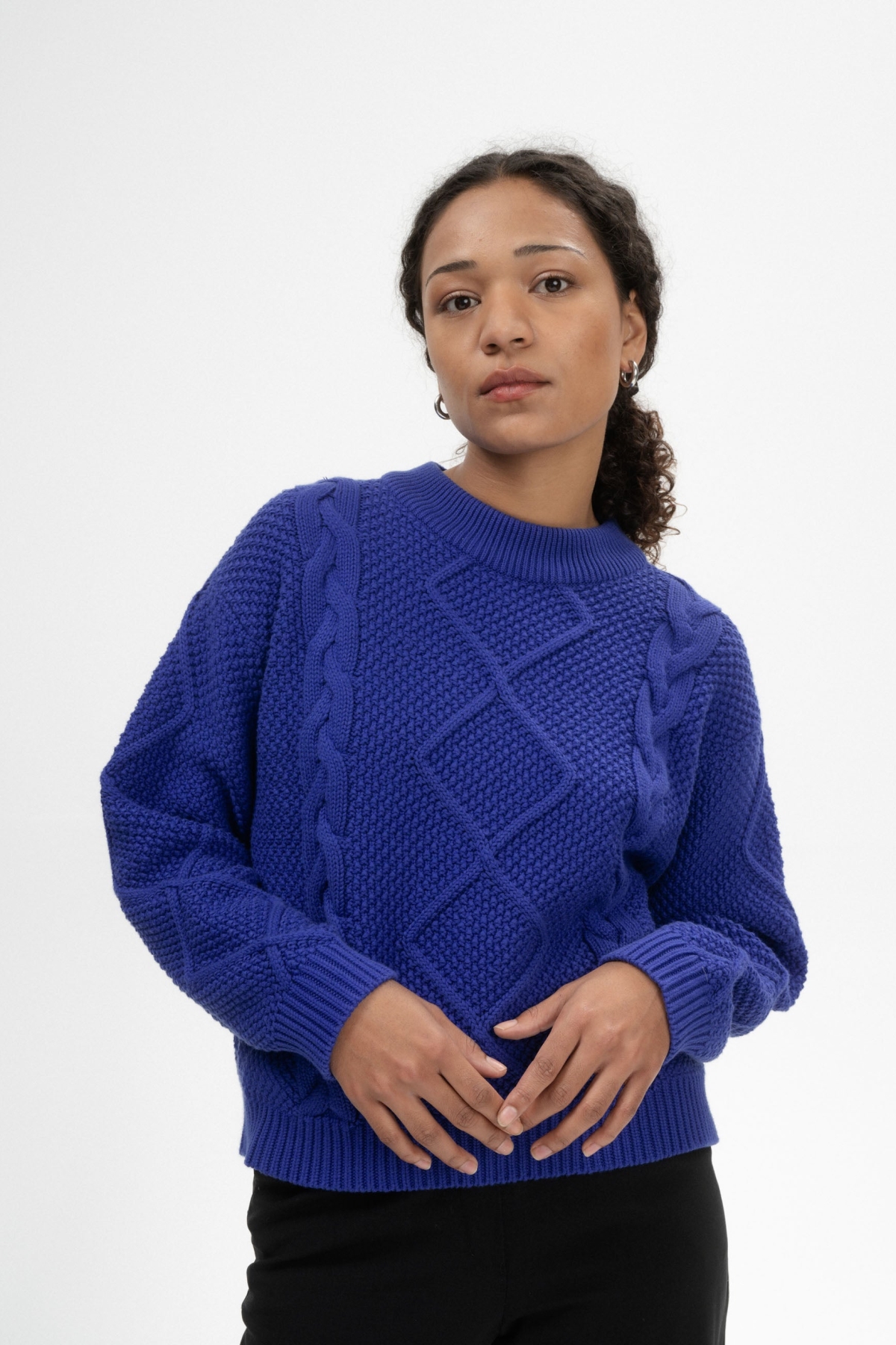 MELA  Gebreide Trui Kabel Samaira Stoer Blauw