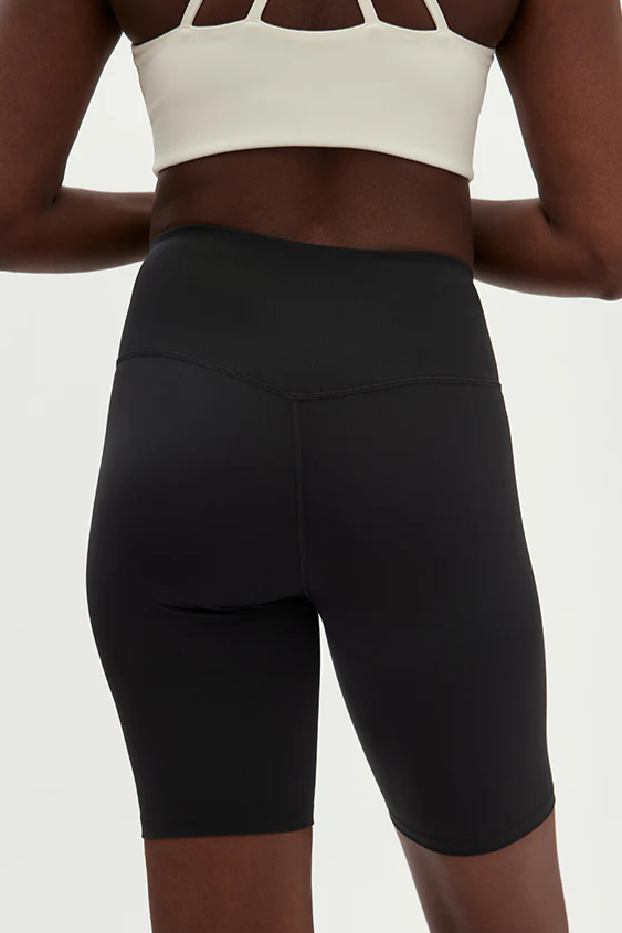 Girlfriend Collective Fietsshorts - Zwart