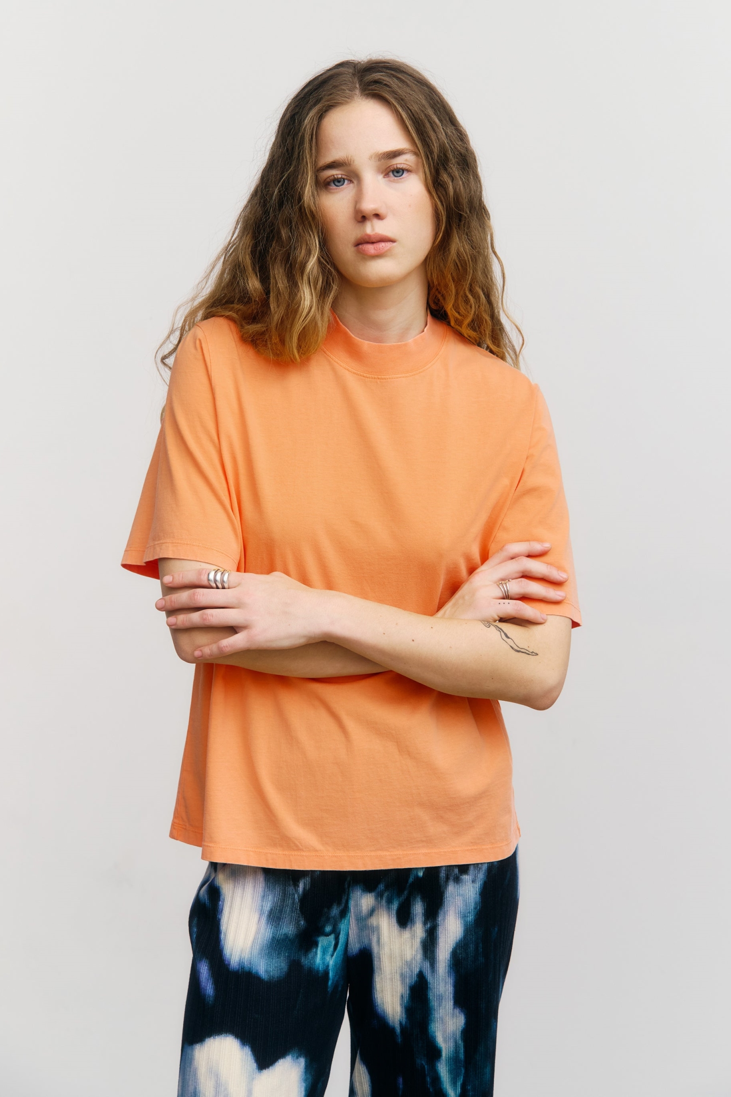 Rotholz  T-Shirt Met Wijde Kraag, Vervaagd Oranje
