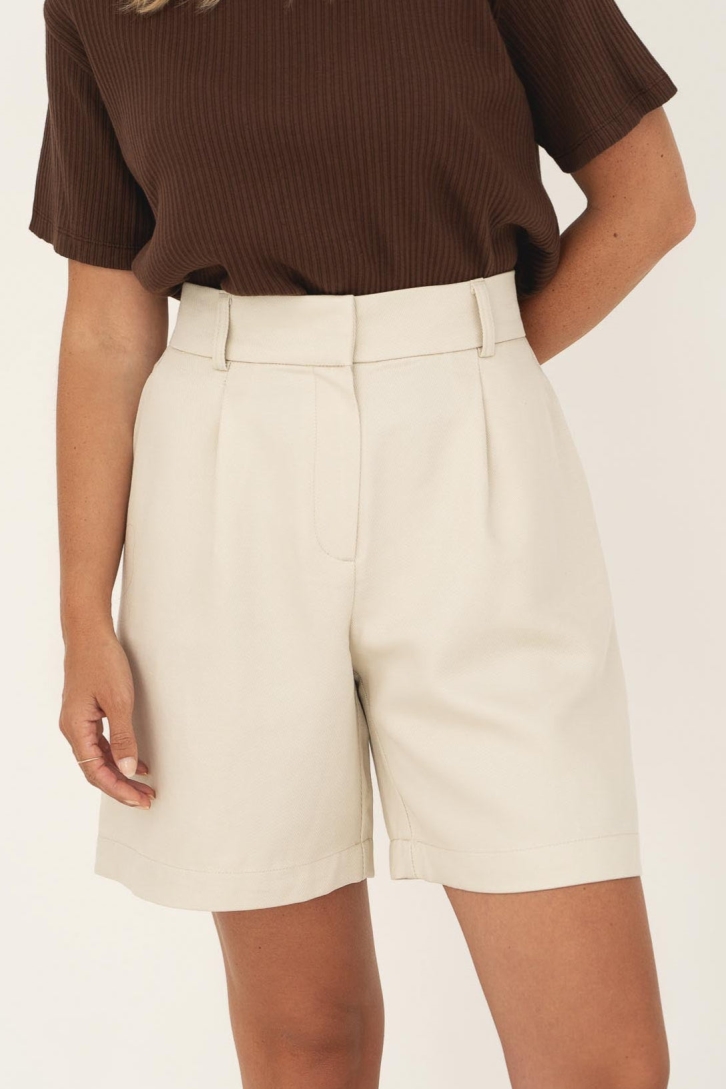 NÄZ  Shorts Elise White