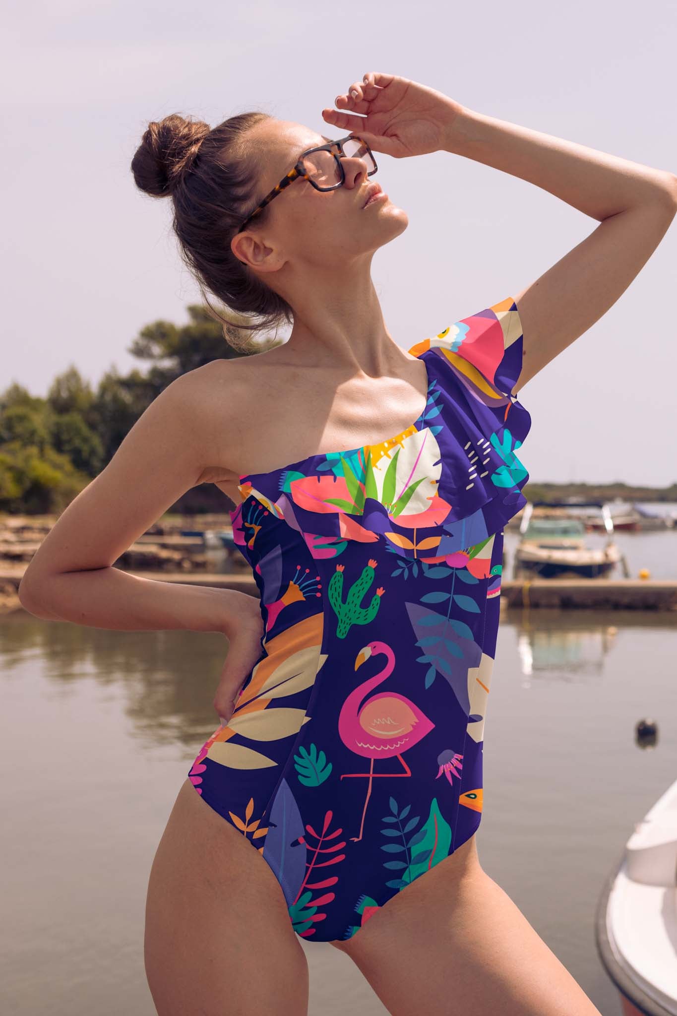 Averie  Zwempak Met Ruches Uit Ã‰Ã©n Stuk Rayne Tropical Wildlife On Deep Purple