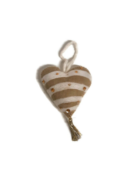 Return to Sender Fairtrade hartjes hanger Crème kleurig