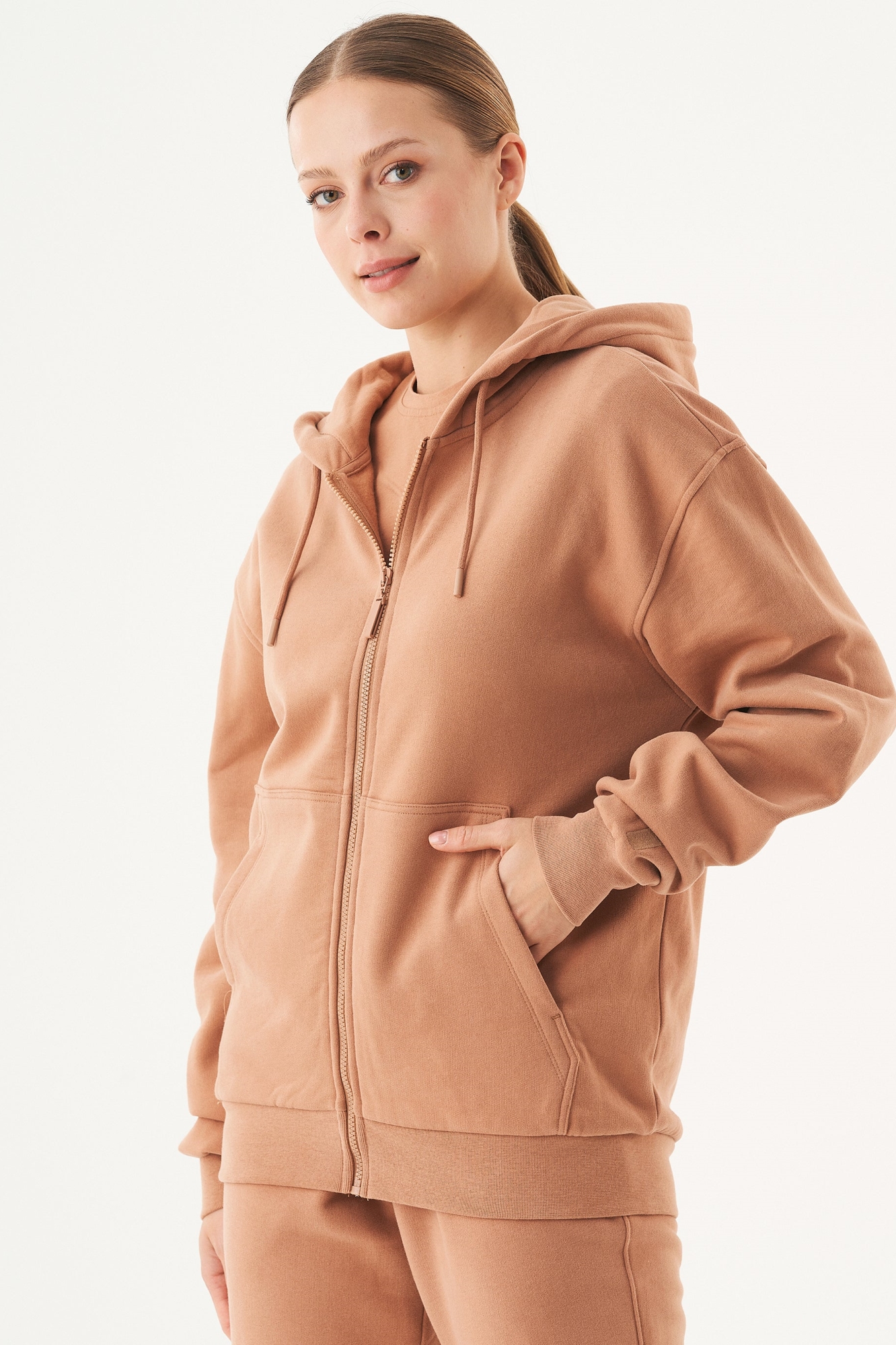ORGANICATION mannen vegan Unisex Zip-Up Hoodie Junda Lichtbruin