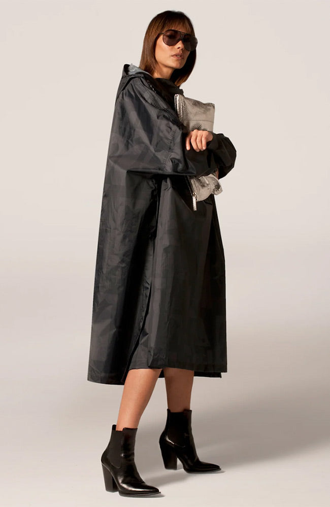 Rainkiss  Poncho Terug Naar Zwart