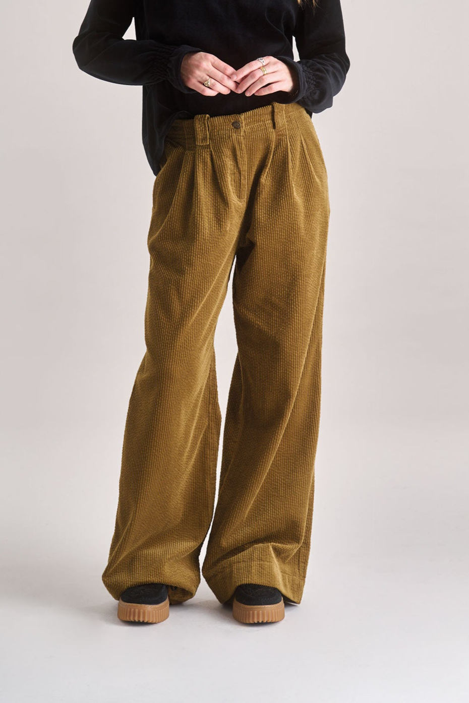 KOMODO  Broek Lola Cord Olive