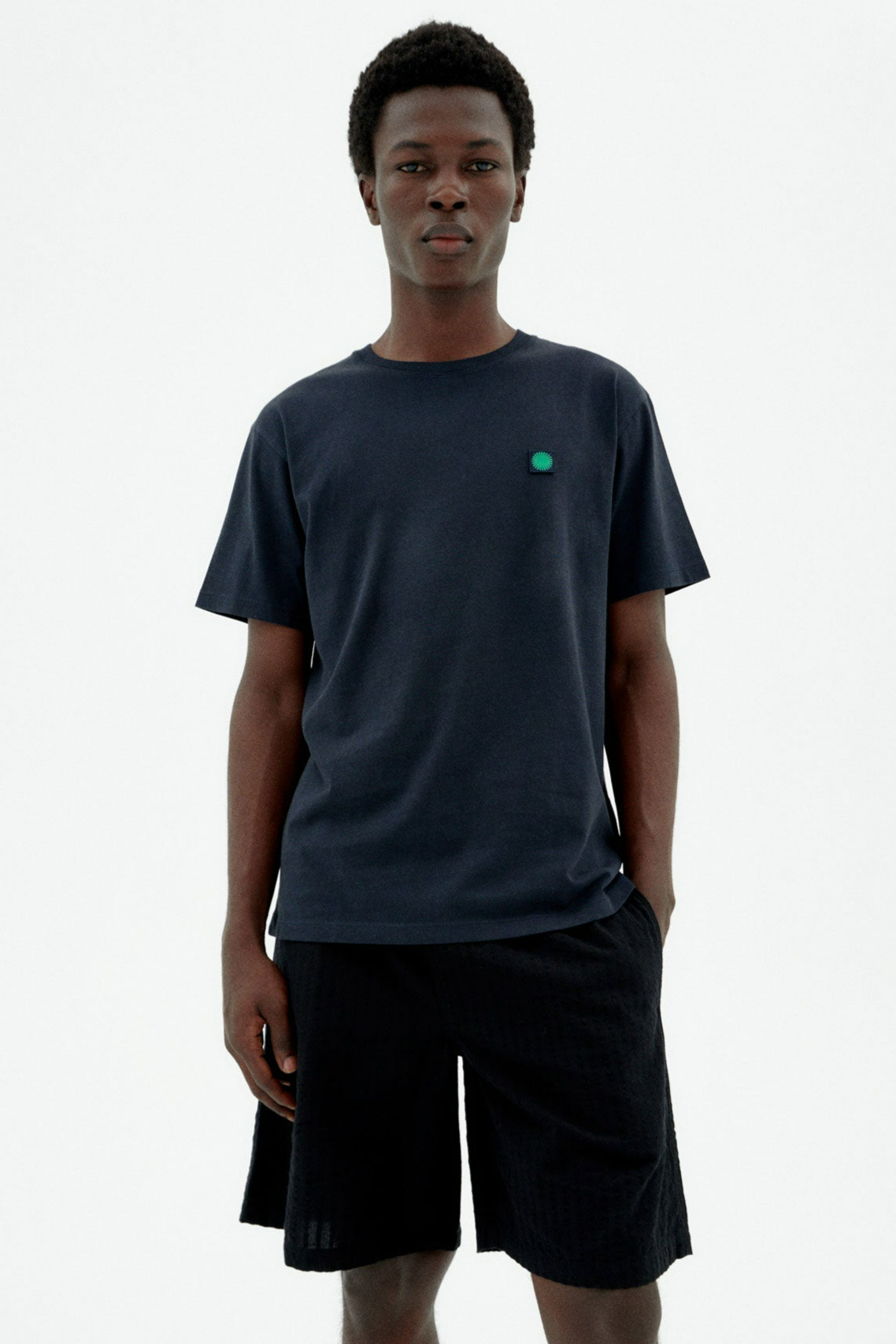 Thinking MU mannen vegan T-Shirt Met Groene Zon Op De Rug Zwart