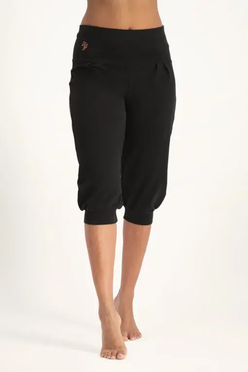 Sukha Yoga Capri – Onyx Black